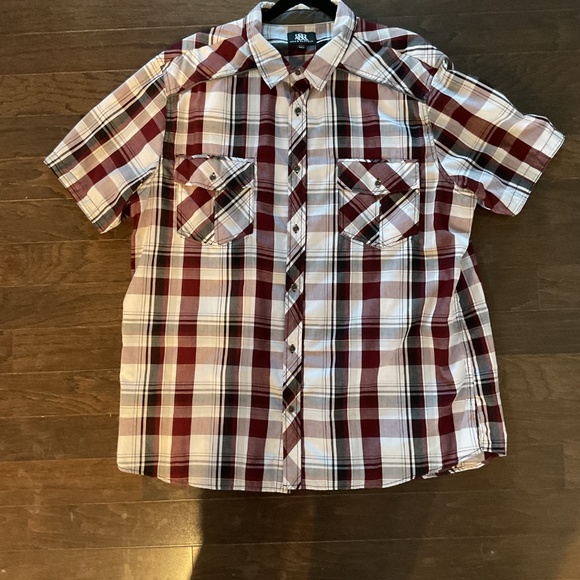 Rock and Republic Short Sleeve Button Down Shirt - XXL - Red Black and White - Picture 5 of 6
